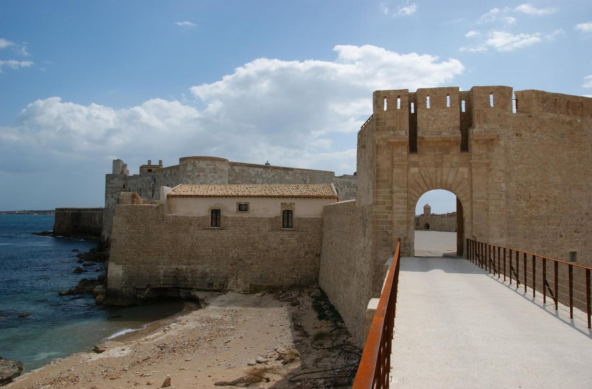 Casabella Apartments Antico Mercato Ortigia Siracusa Siraküza Dış mekan fotoğraf
